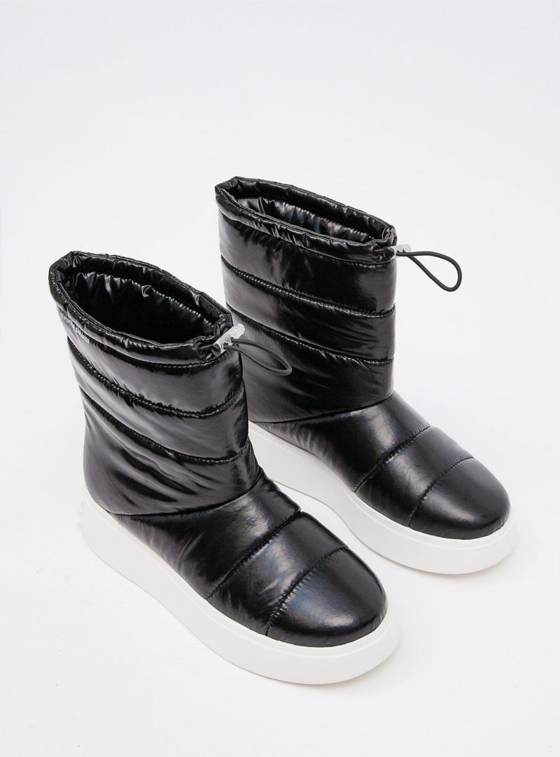 bota-petite-jolie-start-preto-sola-branco-pj7574-2