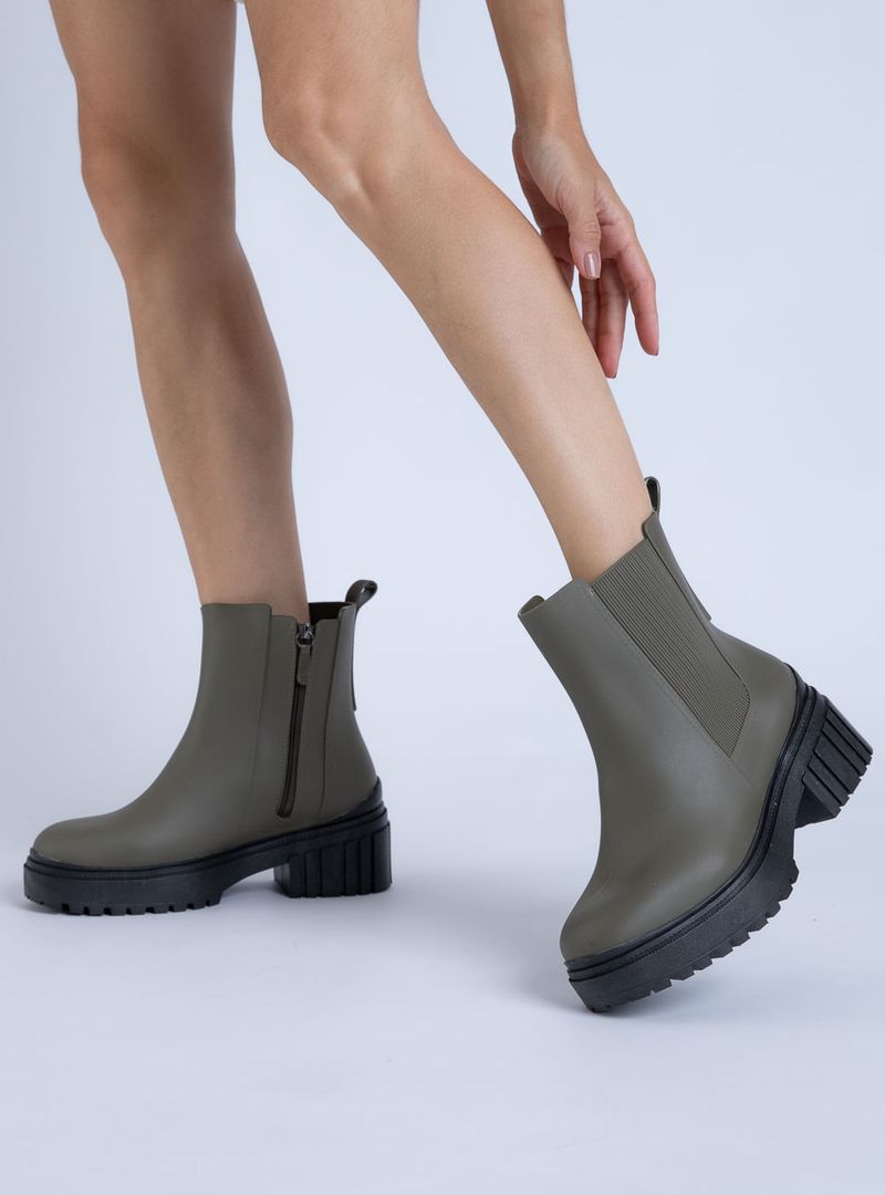 bota_petite_jolie_chelsea_oliva-preto_-_pj6156_5