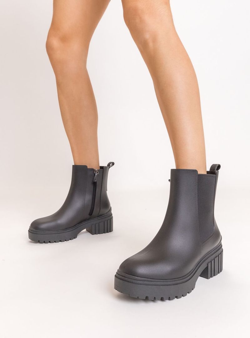 bota_petite_jolie_chelsea_preto-preto_pj6156_5