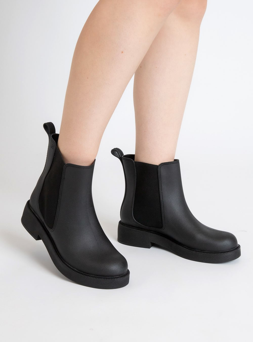 Bota Petite Jolie Boston Preto PJ7129