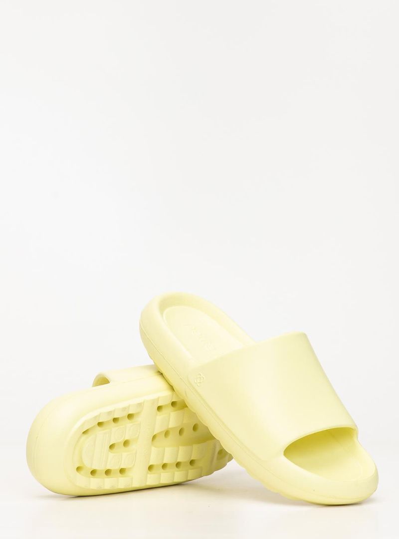 Chinelo Nuvem Petite Jolie Hug Limão Light PJ7639