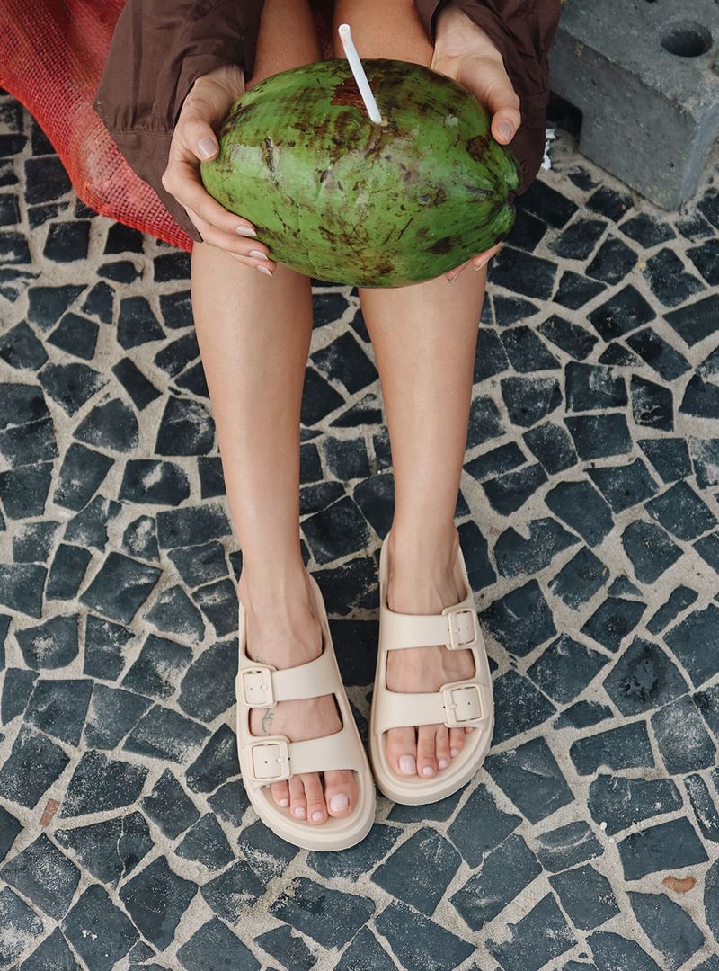 Tamanco Petite Jolie Malibu Areia PJ7735