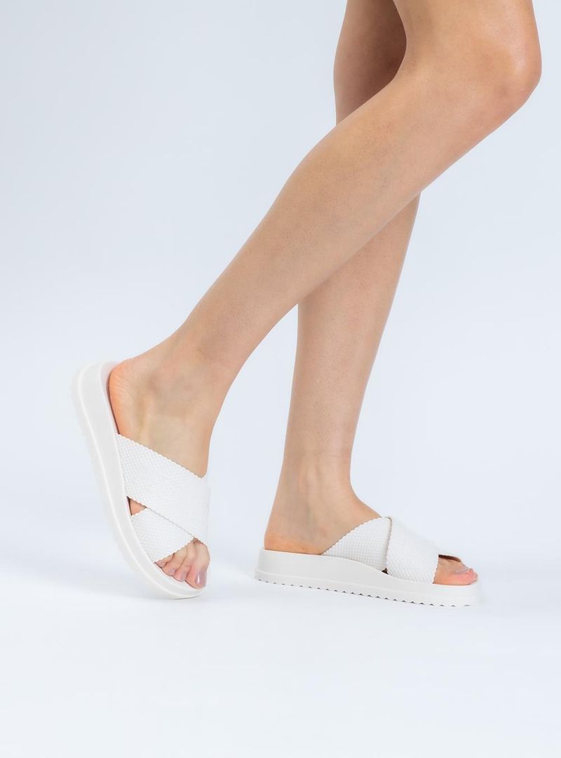 Chinelo Petite Jolie Smash Creme PJ6812II