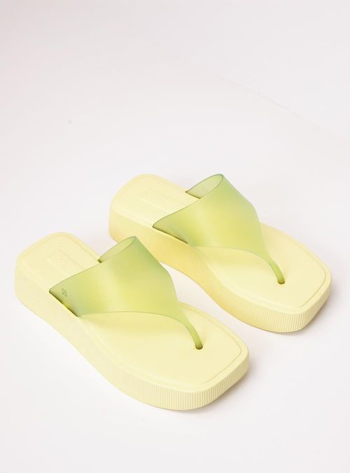 Chinelo Petite Jolie Key Limão Translúcido PJ7674