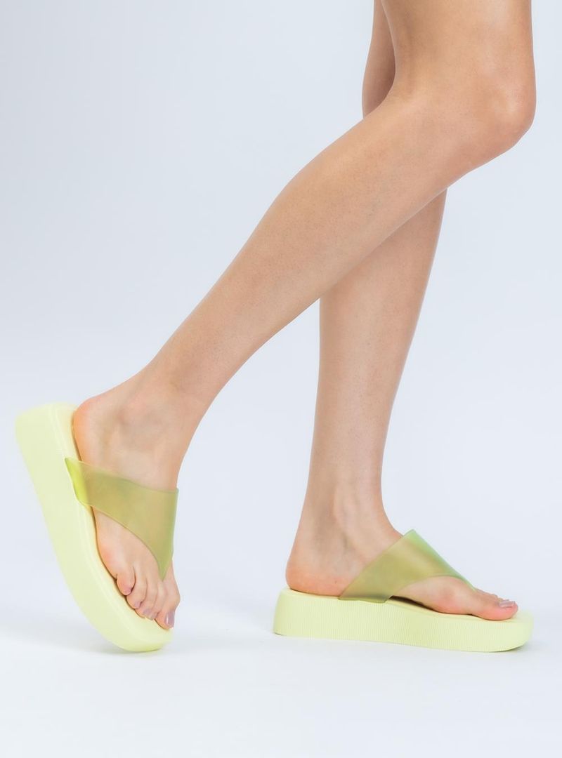 Chinelo Petite Jolie Key Limão Translúcido PJ7674