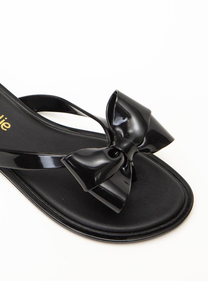 Chinelo Petite Jolie Skip Preto PJ5715