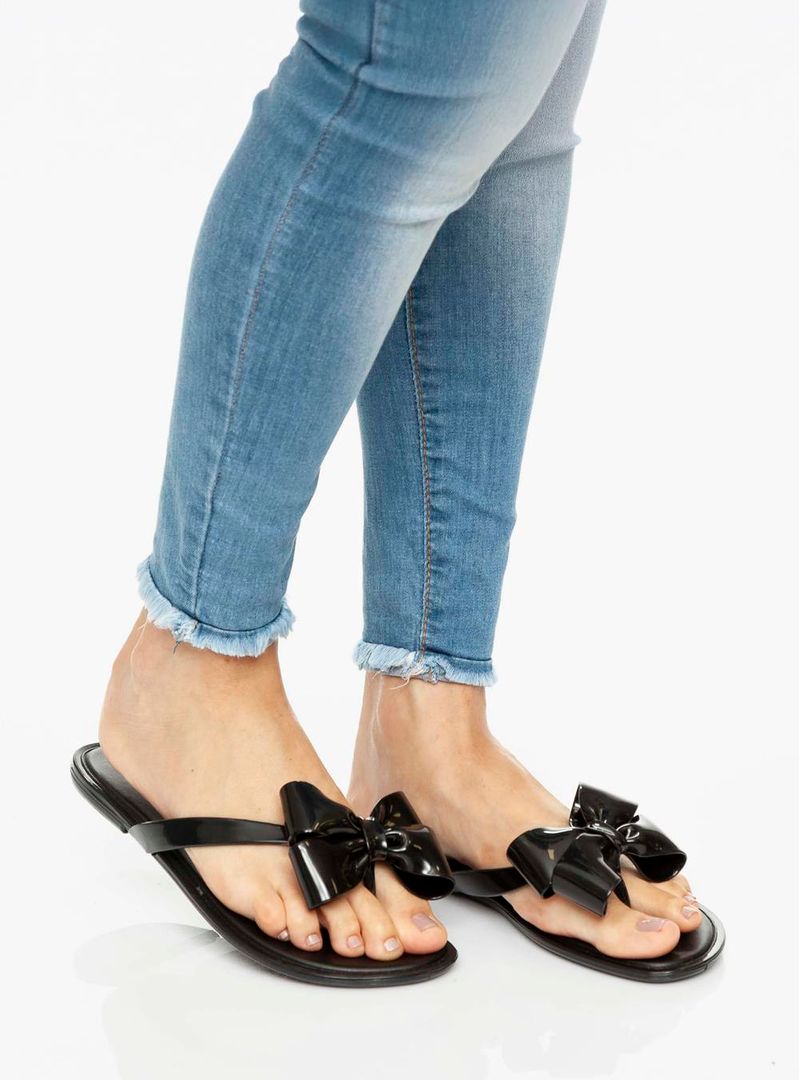 Chinelo Petite Jolie Skip Preto PJ5715