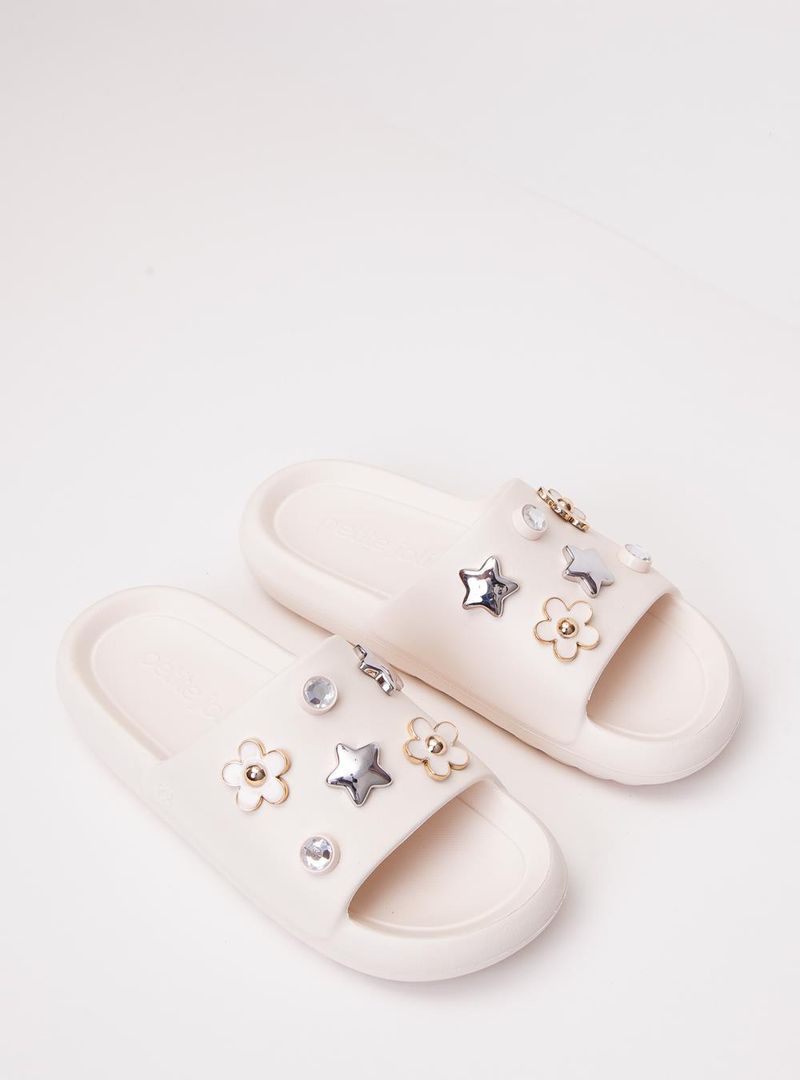 Chinelo Slide Petite Jolie Hug Creme PJ7733