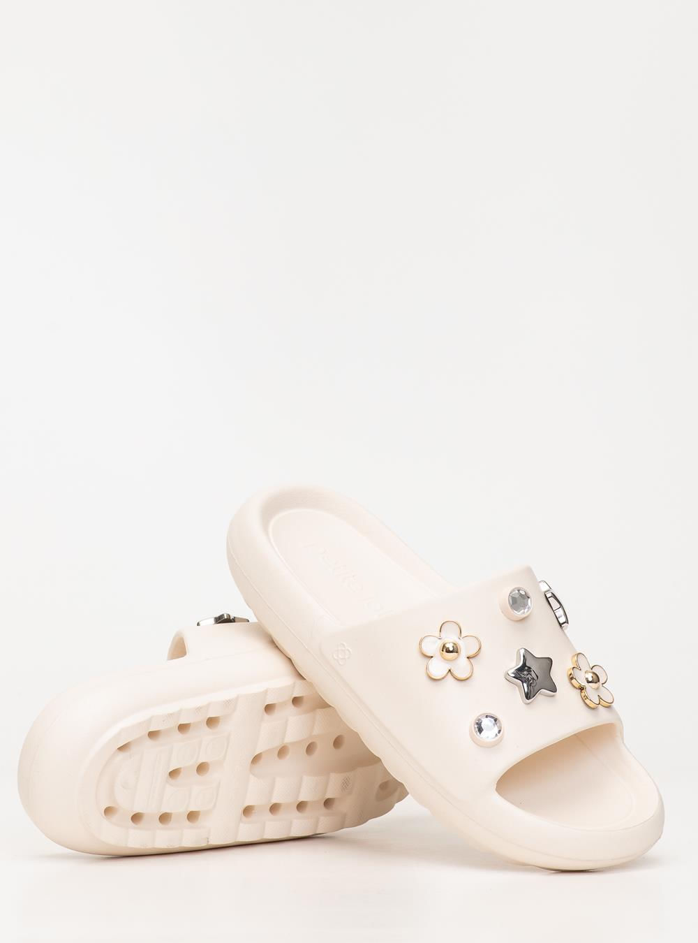 Chinelo Slide Petite Jolie Hug Creme PJ7733