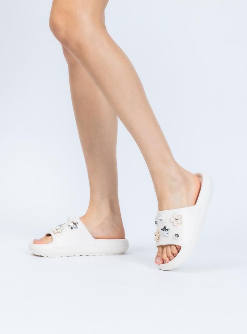 Chinelo Slide Petite Jolie Hug Creme PJ7733