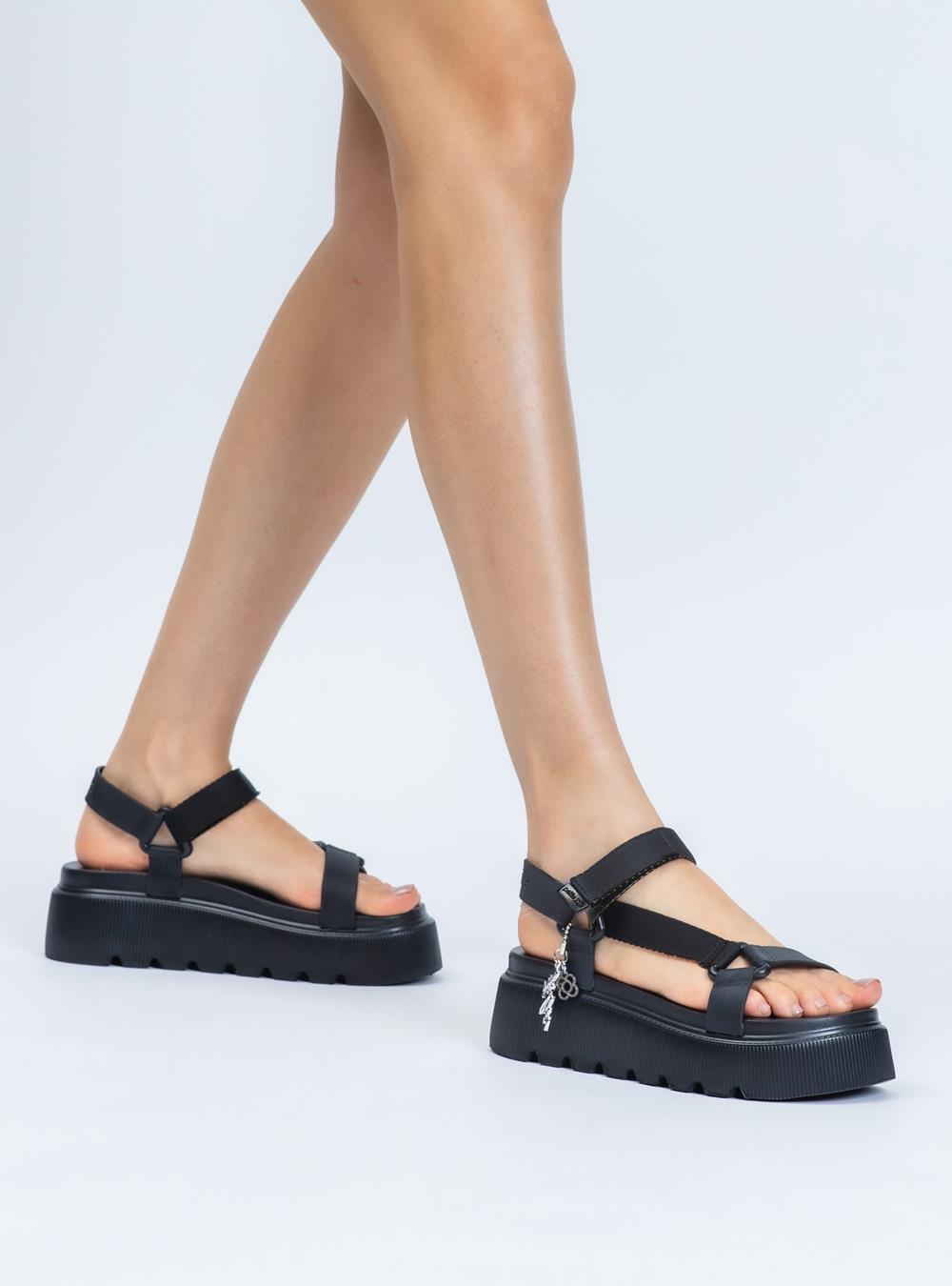 Sandália Petite Jolie Groove Preto PJ7737