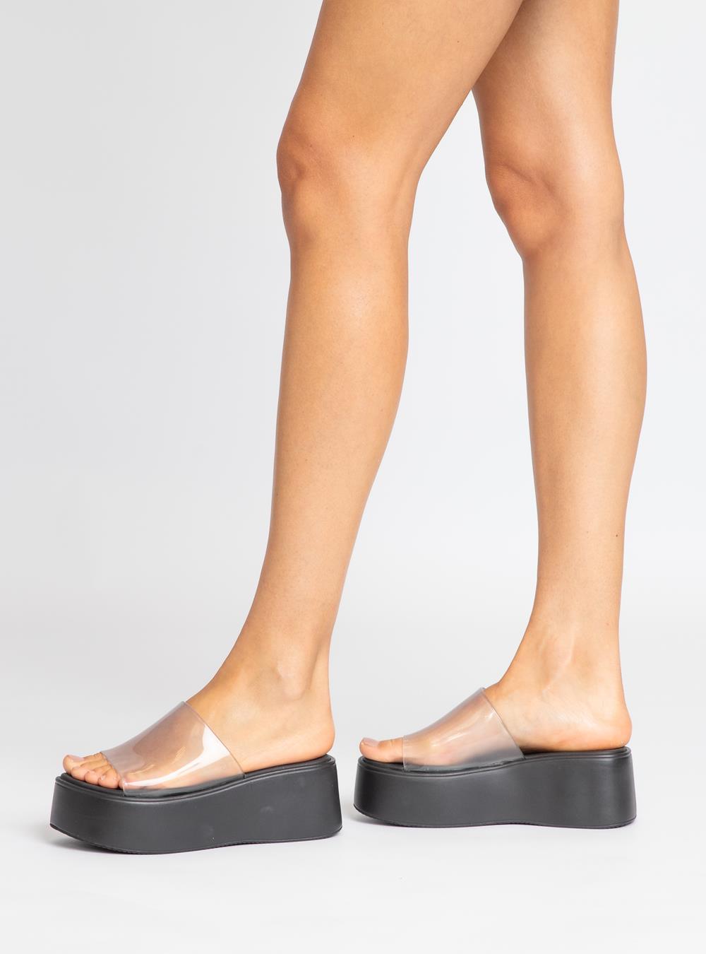 Tamanco Petite Jolie Squad Translúcido/Preto PJ7710