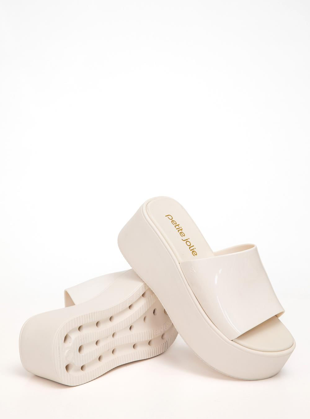 Tamanco Petite Jolie Squad Creme PJ7710