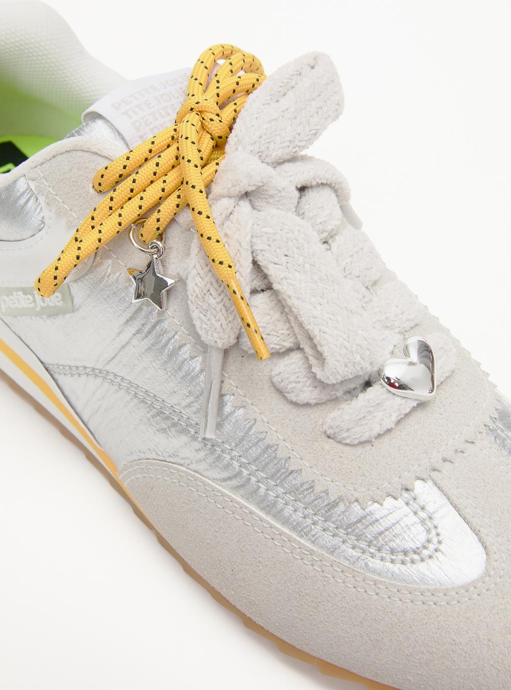 Tênis Petite Jolie Flat Sneaker Prata PJ7802